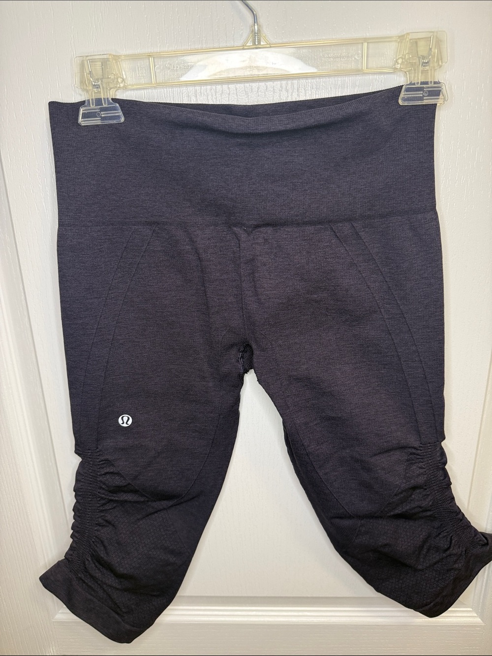 Lululemon Women's Ruched Capri Leggings Size 6 - Picture 9 of 9